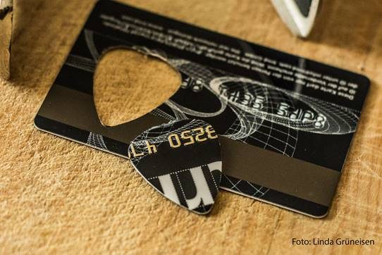 Plektren aus alten EC-Karten |&nbsp;Upcycling